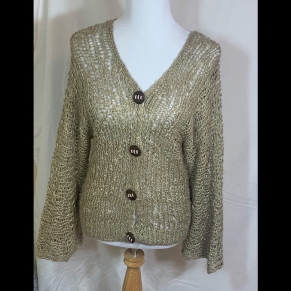 - 36points5  Sweater